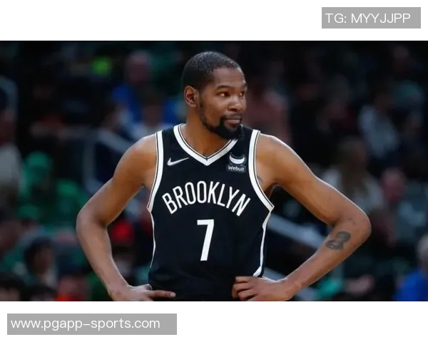 杜兰特三节轻松出击13投8中斩获21分4篮板5助攻正负值7表现亮眼